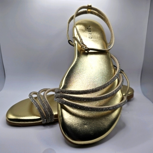 Torrid Triple Band Embroidered Flat Sandals in Gold Size 6.5 WW - Picture 3 of 6